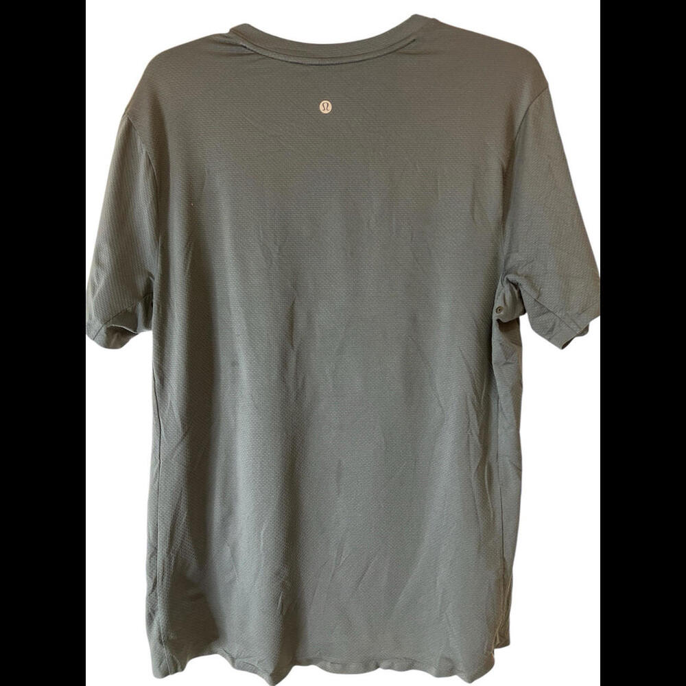 Lululemon Large Gray Performance Short Sleeve Lar… - image 3